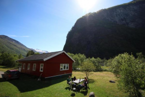 Steinshølen Holiday Home